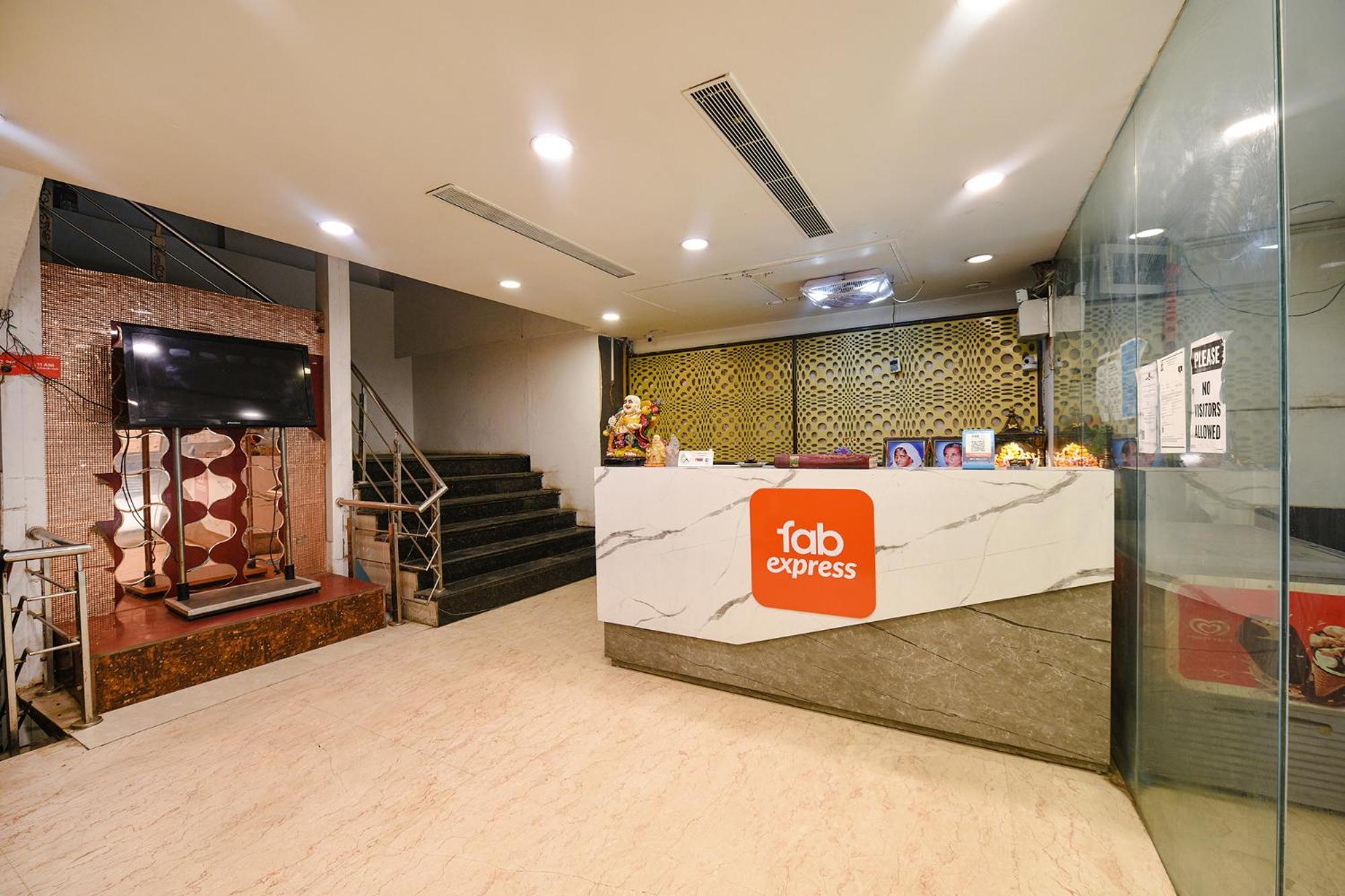 Hotel OYO 90662 Heaven Seven Neu-Delhi Exterior foto